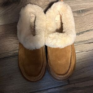 UGG Women's Brown Slippers with Cream Fur